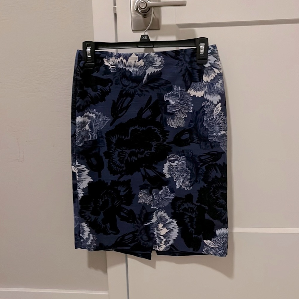 Beautiful patterned pencil skirt